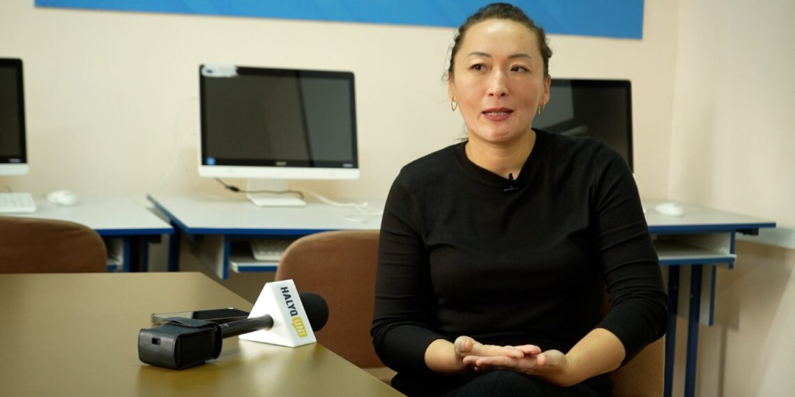 Қазақша ым-ишара тілі жеке стандарт болып бекітілмеген: саңырау балалардың тілі орысша шығып жатыр